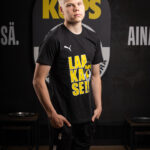 LAAKASE musta t-paita