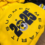 Keltainen lasten Suomen mestarit 2025 huppari, Puma - Image 2