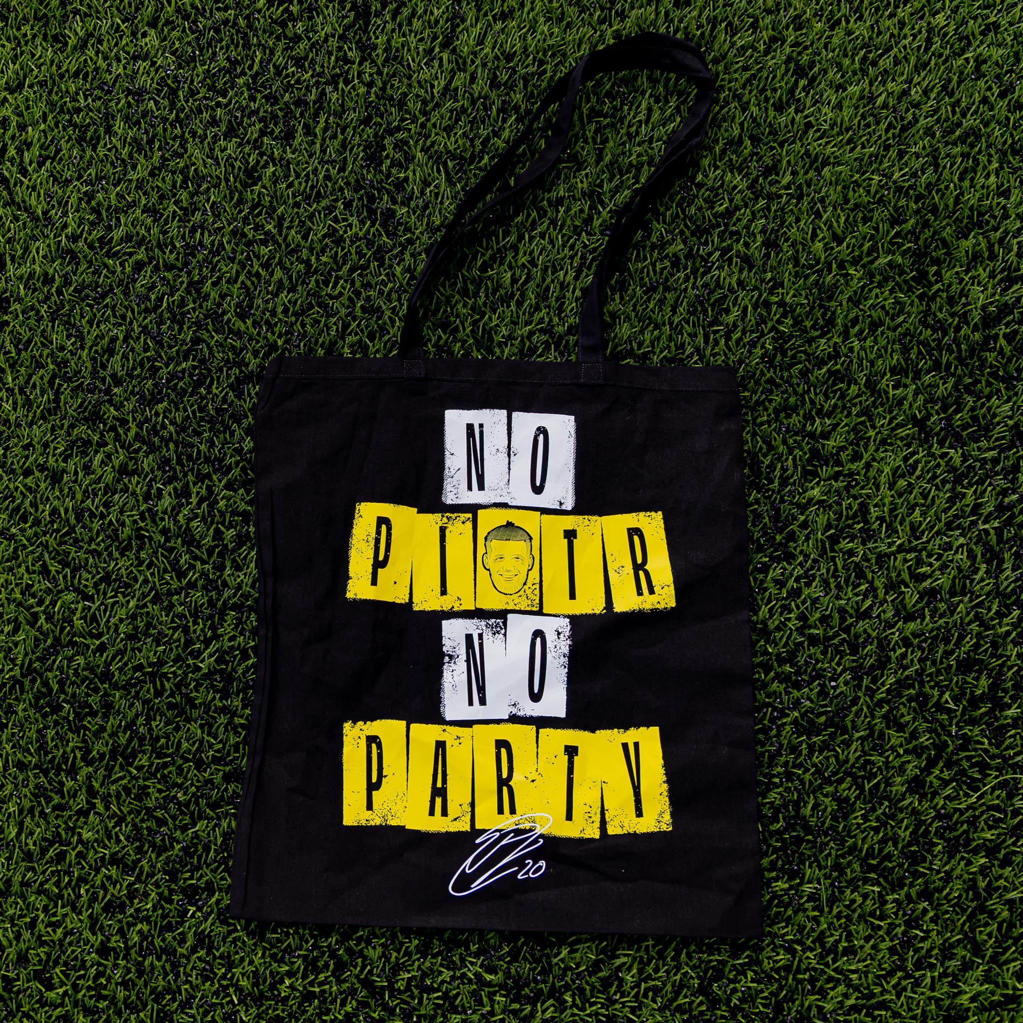 7X7A3147 Piotr Parzyszek kangaskassi | No Piotr, No Party - Image 1