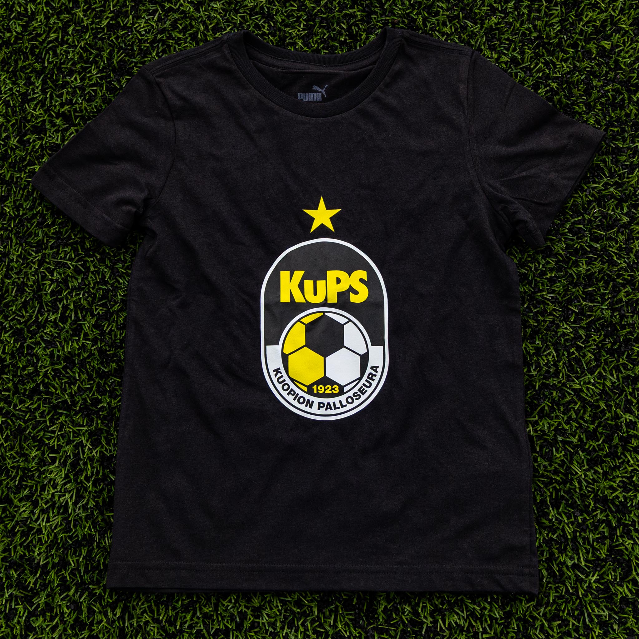 7X7A4876 Lasten t-paita, musta | KuPS Kids - Image 1